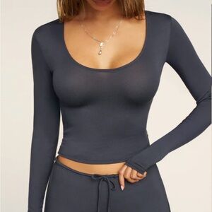 Joah Brown Scoop Neck Long Sleeve Crop Top - CREAM